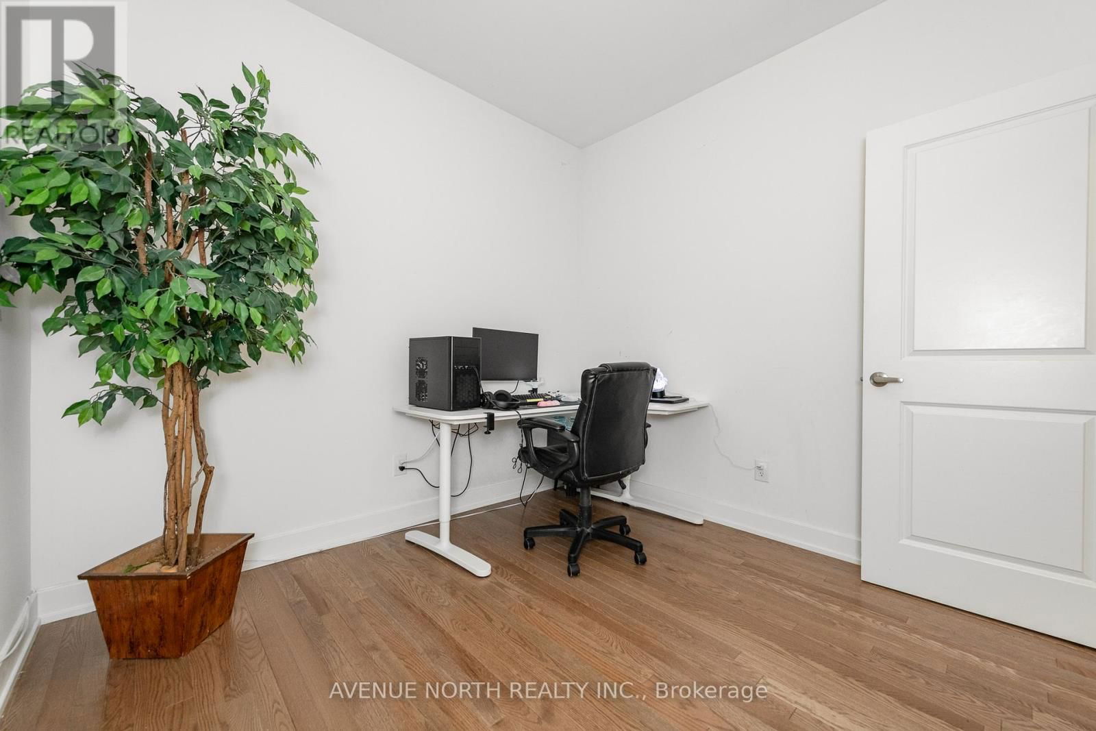 219 REISLING WAY Image 20