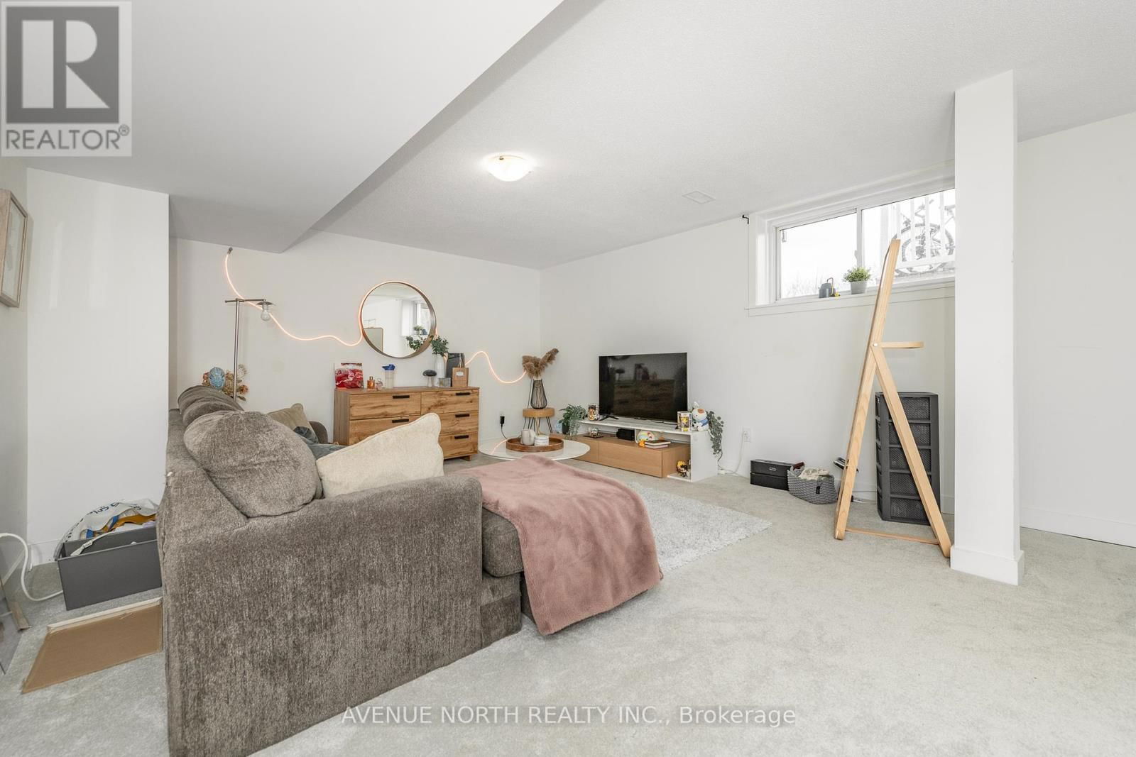 219 REISLING WAY Image 42