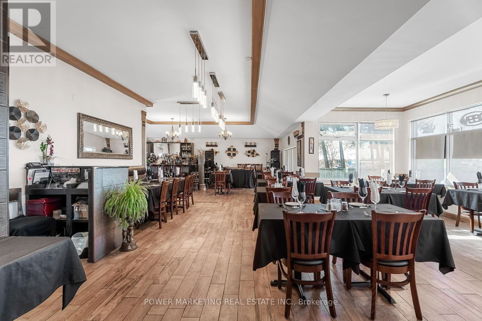 1133 CARP ROAD Image 17
