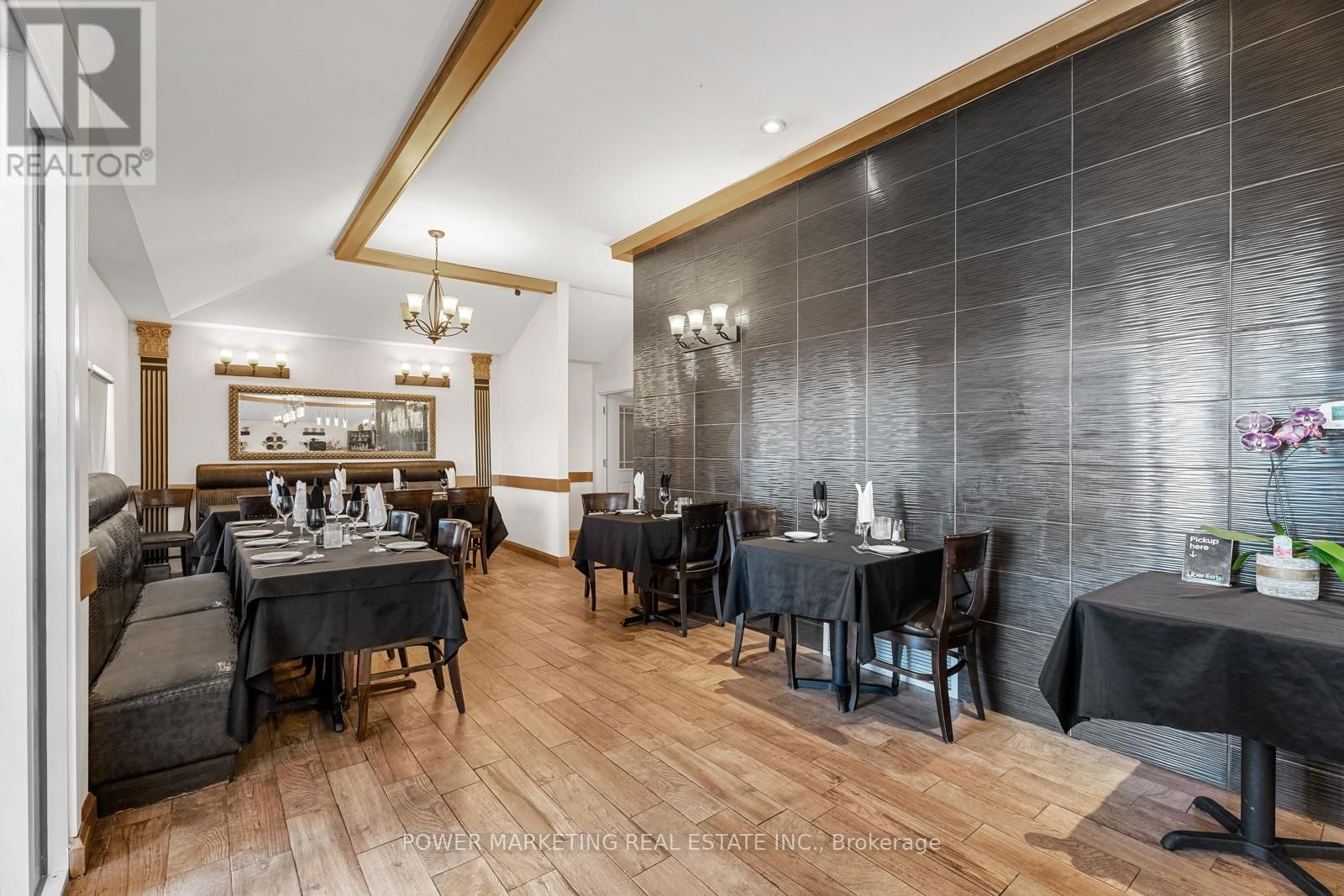 1133 CARP ROAD Image 9