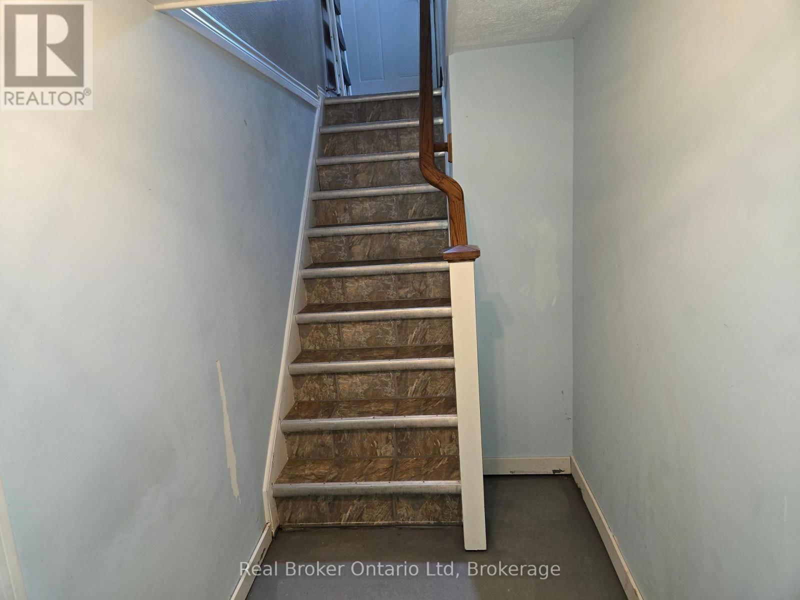 1088 10TH STREET EAST Image 24