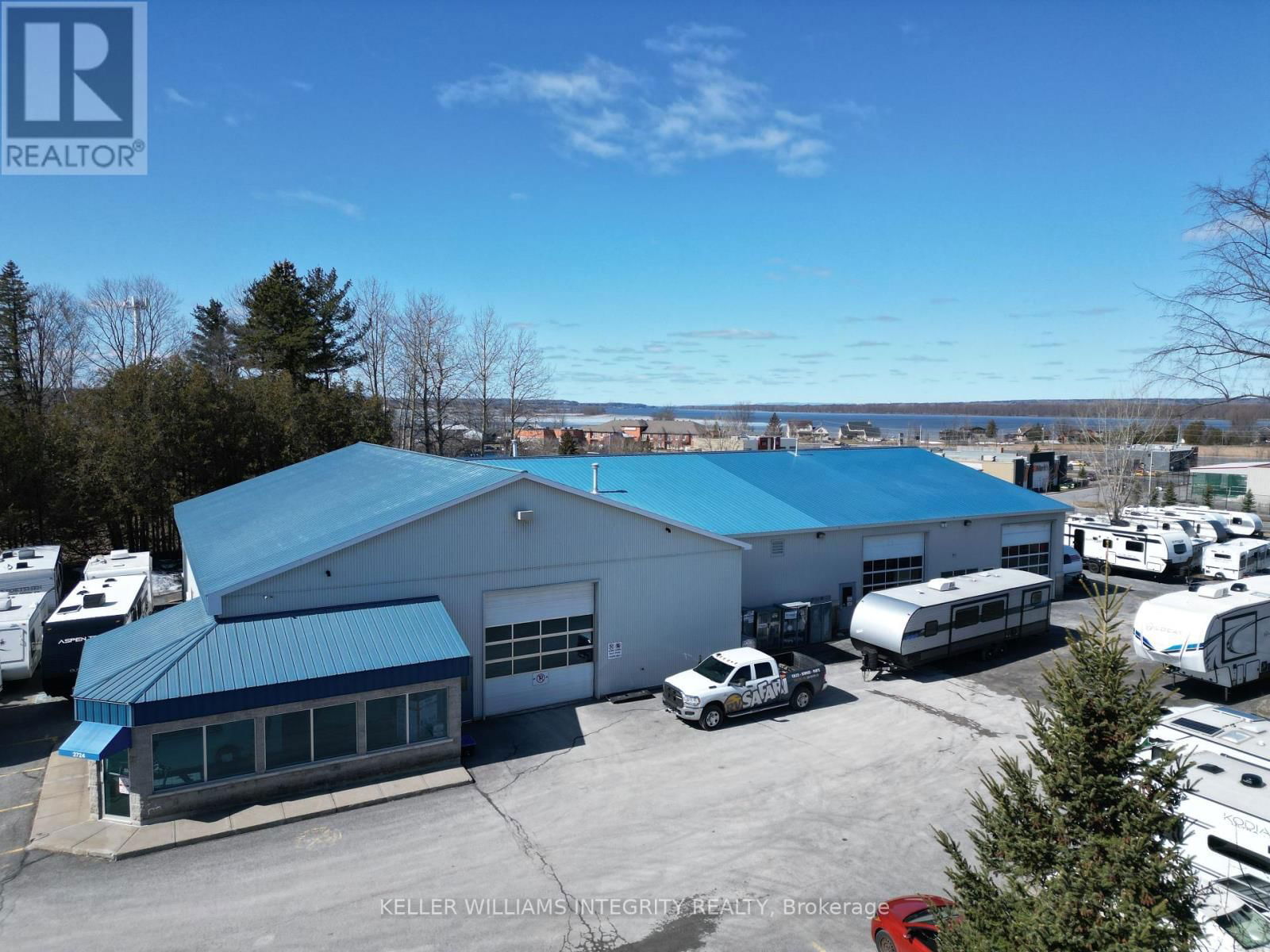 2724 LAURIER STREET Image 1