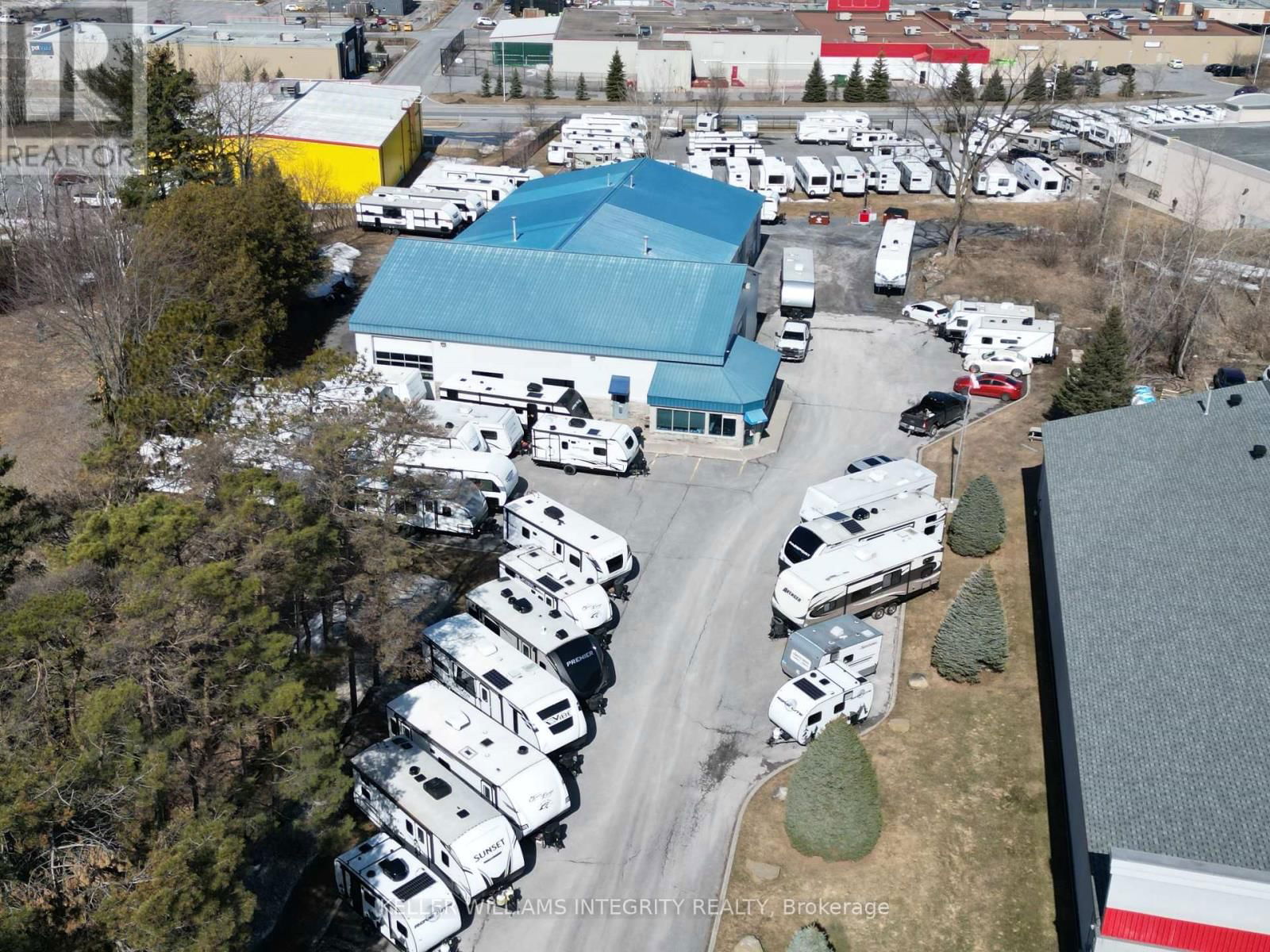 2724 LAURIER STREET Image 3