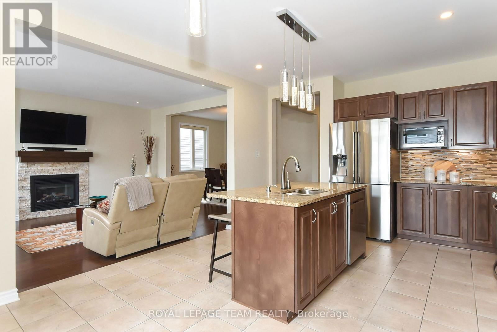 3519 WOODROFFE AVENUE Image 20
