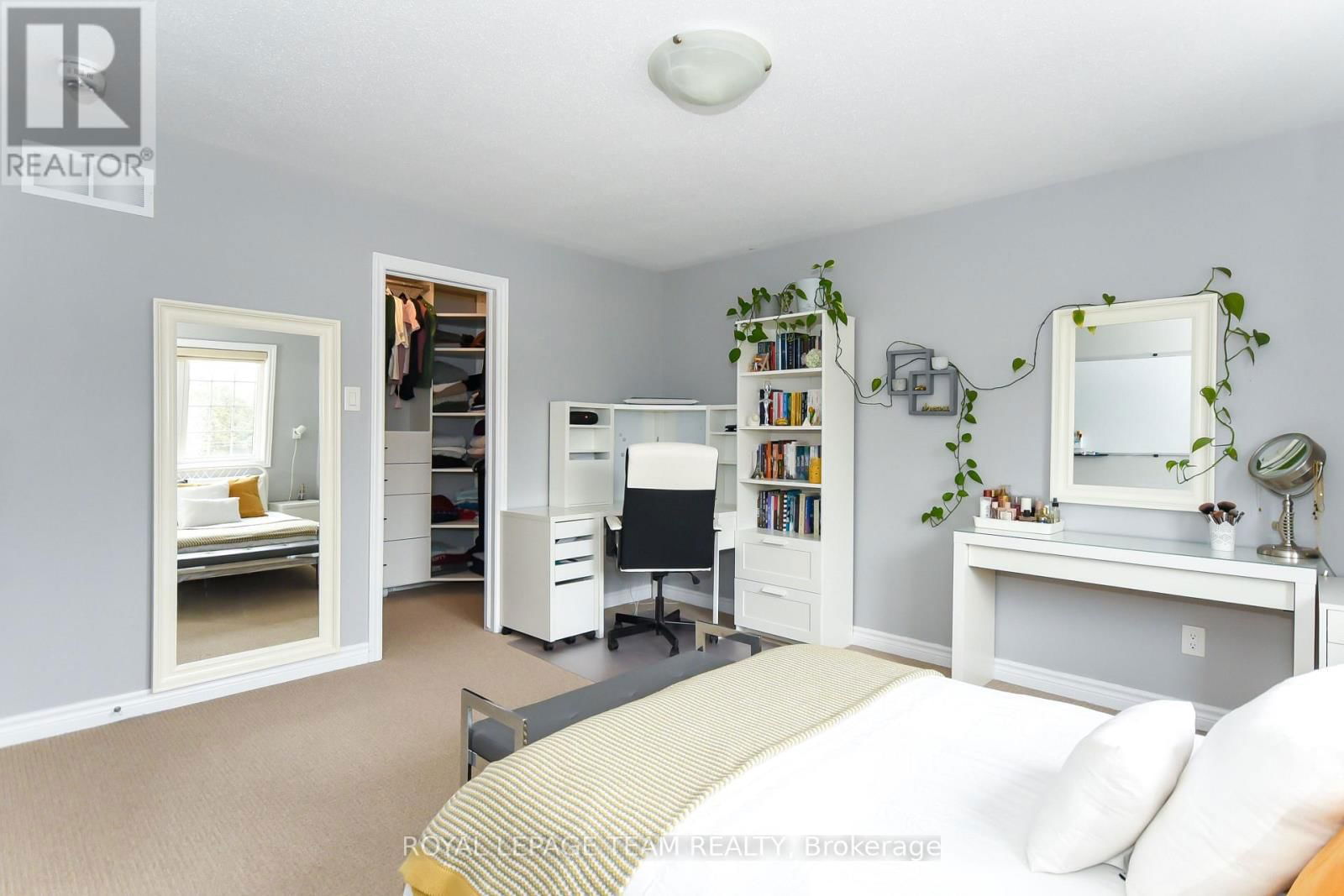 3519 WOODROFFE AVENUE Image 35