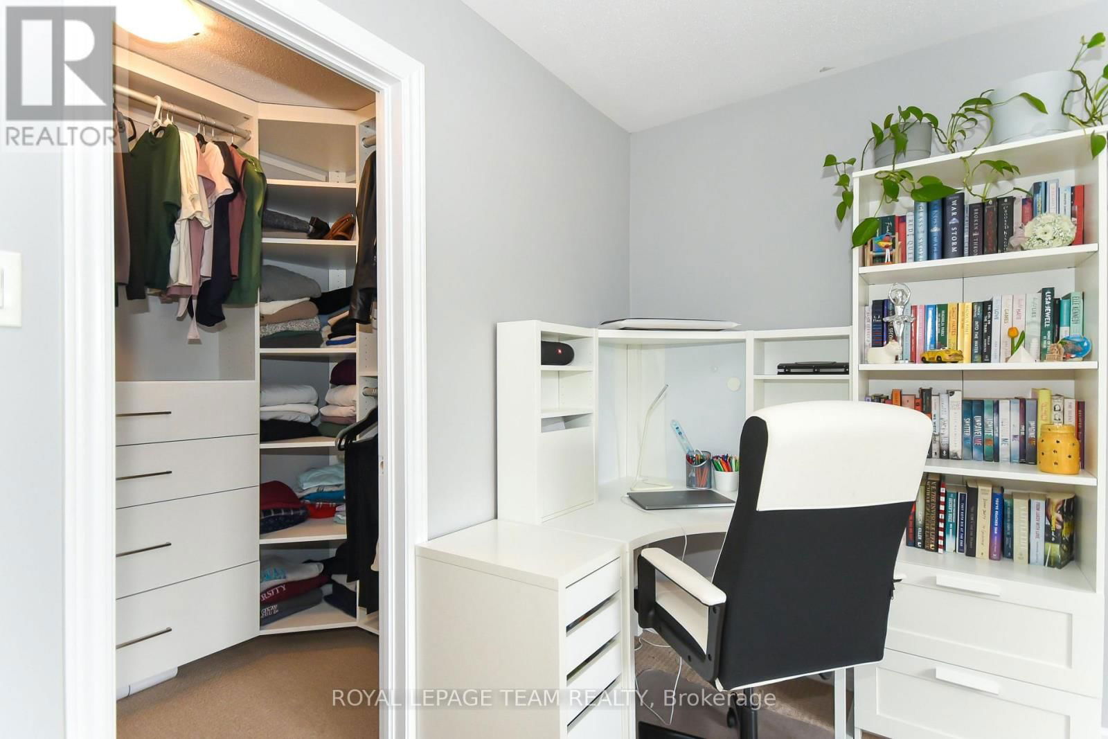 3519 WOODROFFE AVENUE Image 36