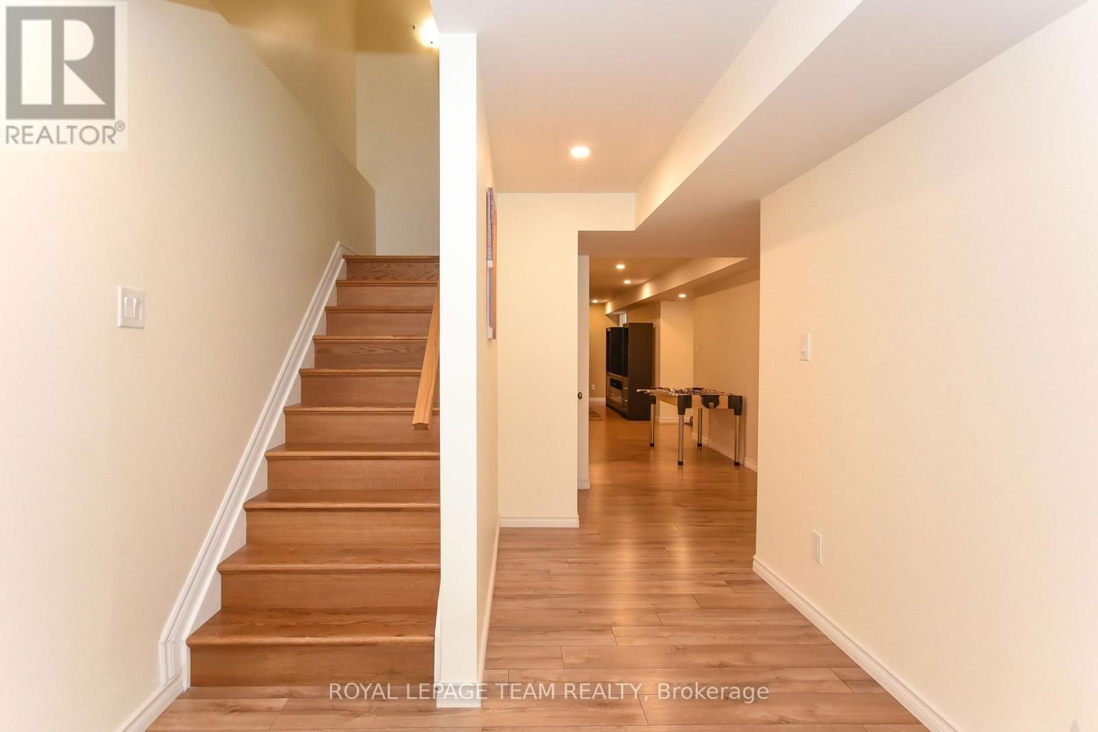 3519 WOODROFFE AVENUE Image 39