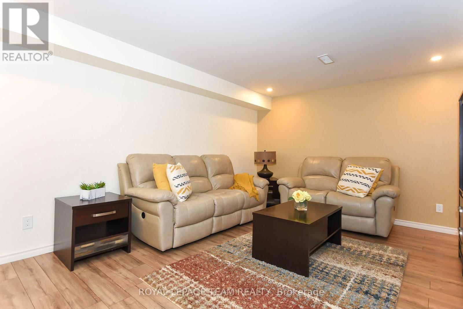 3519 WOODROFFE AVENUE Image 42