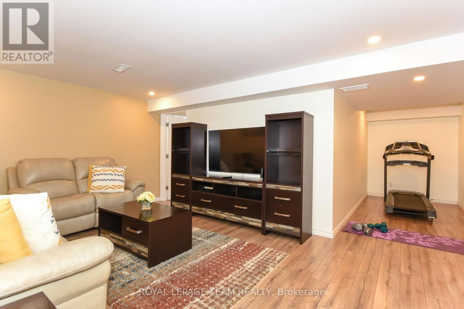 3519 WOODROFFE AVENUE Image 43