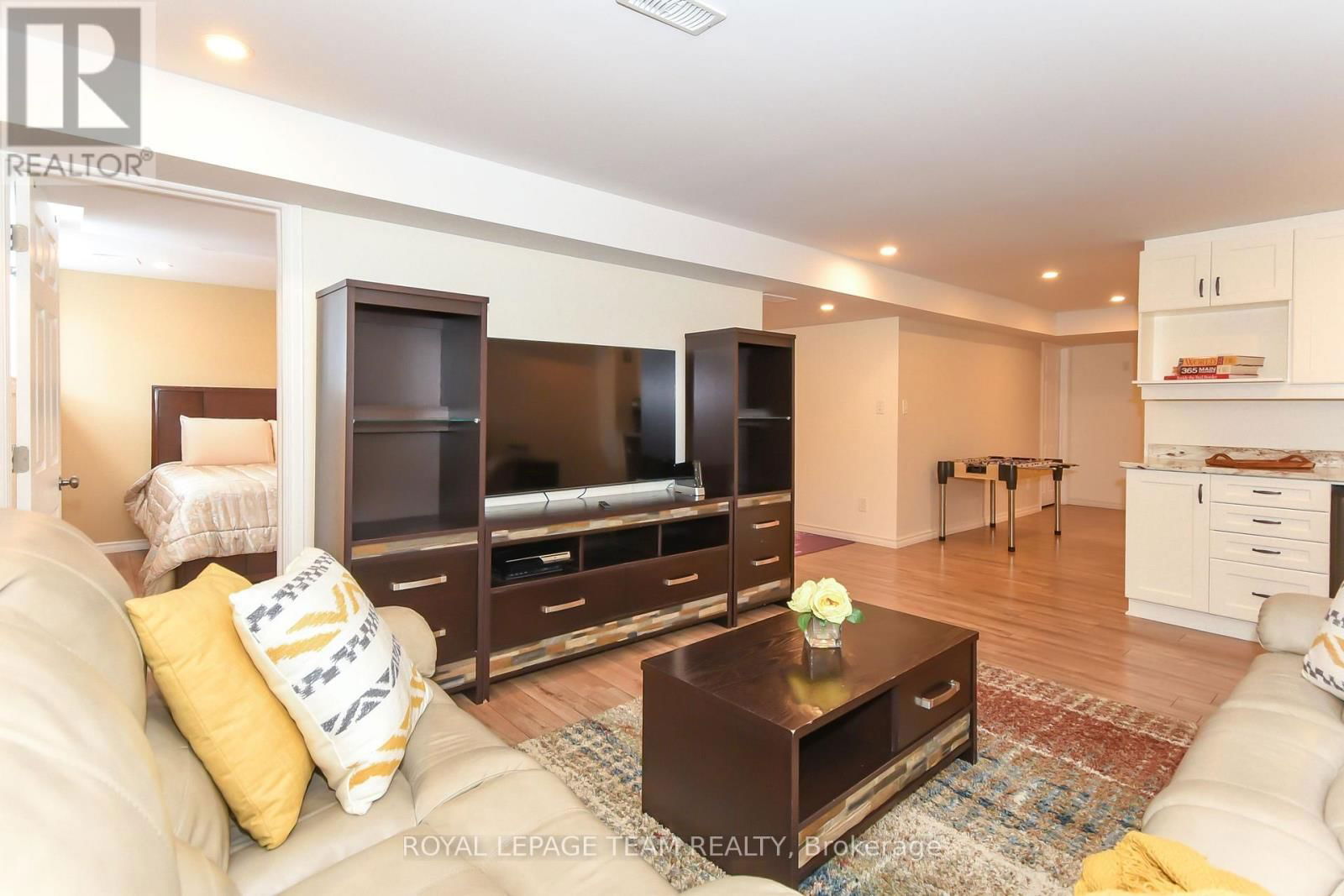 3519 WOODROFFE AVENUE Image 45