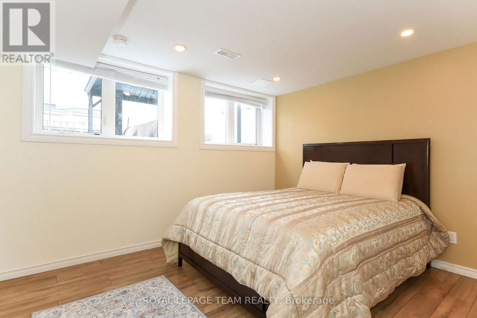 3519 WOODROFFE AVENUE Image 46