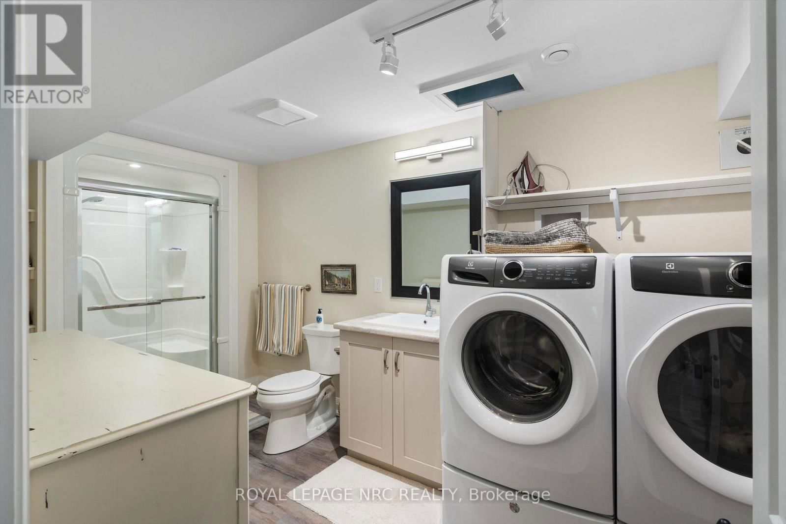 6 RODMAN HALL DRIVE Image 34
