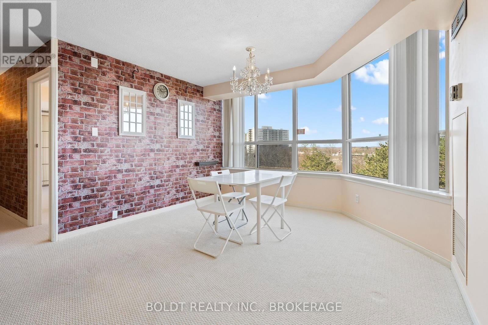 501 - 3 TOWERING HEIGHTS BOULEVARD Image 13