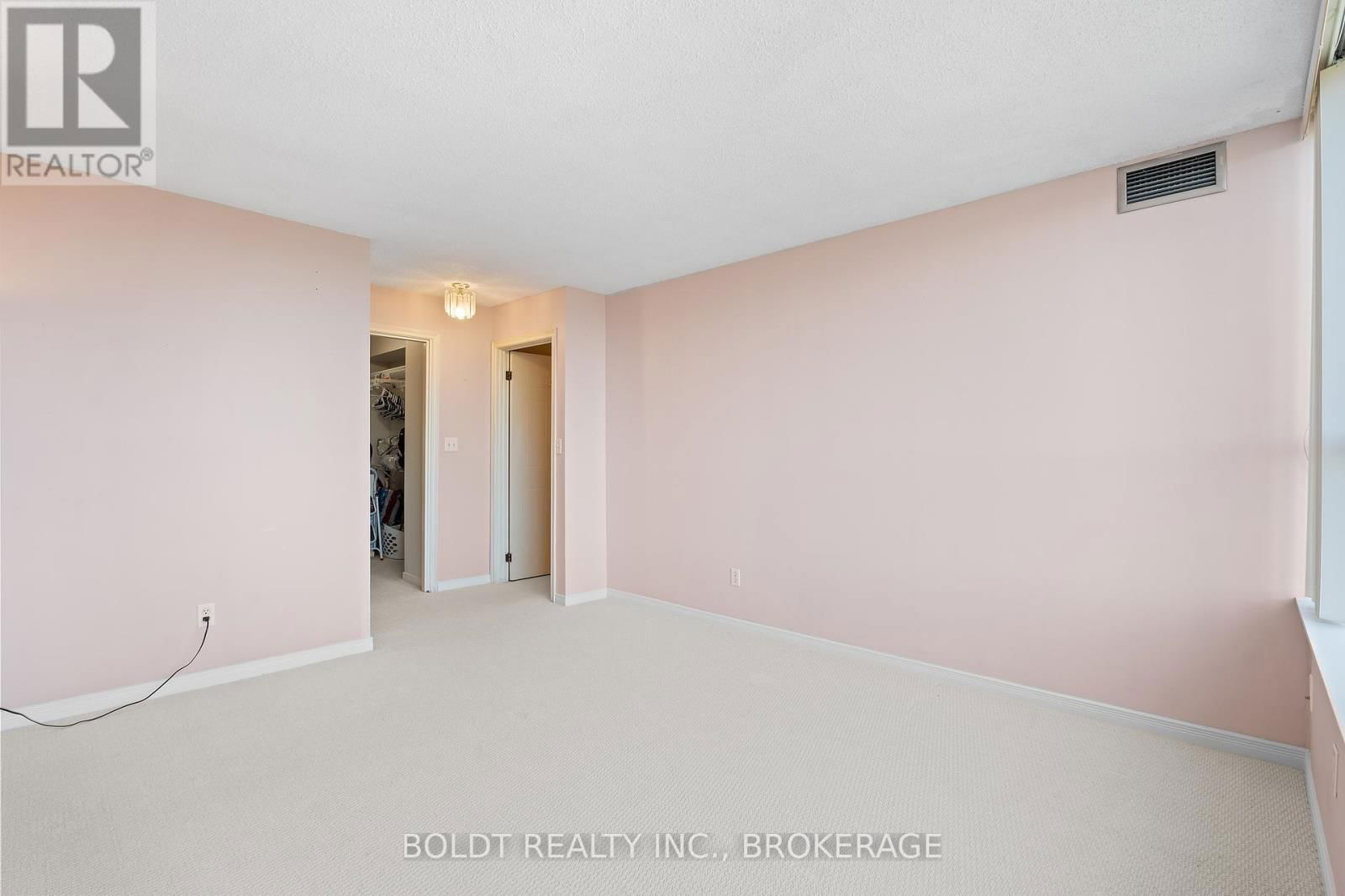 501 - 3 TOWERING HEIGHTS BOULEVARD Image 23