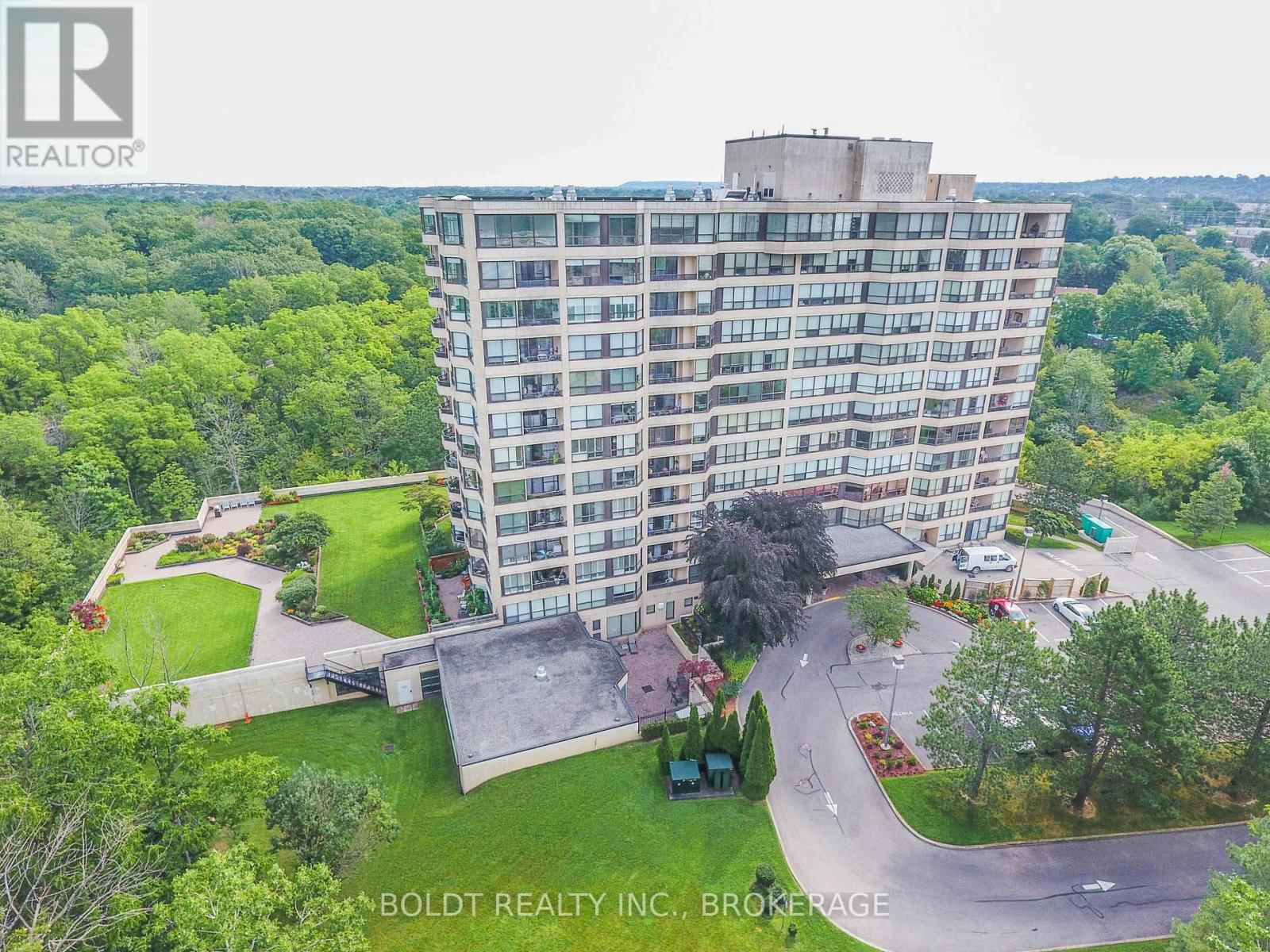 501 - 3 TOWERING HEIGHTS BOULEVARD Image 3
