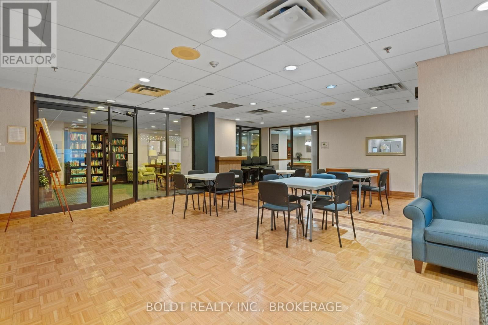 501 - 3 TOWERING HEIGHTS BOULEVARD Image 36