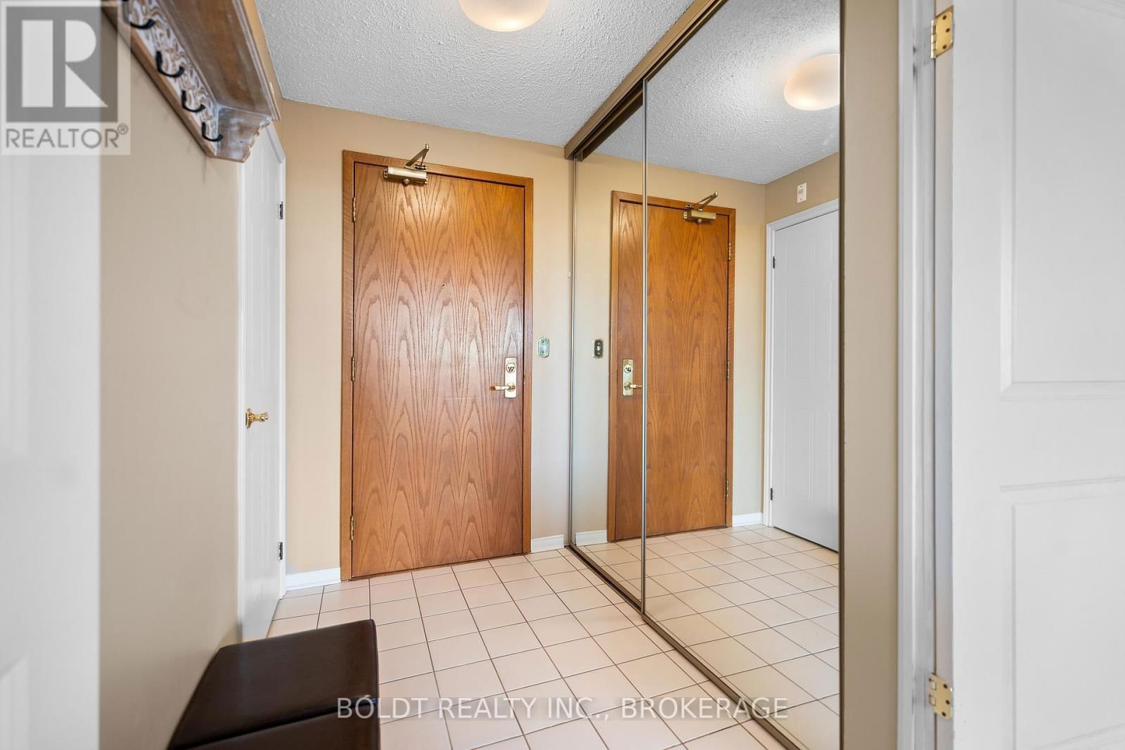 501 - 3 TOWERING HEIGHTS BOULEVARD Image 7