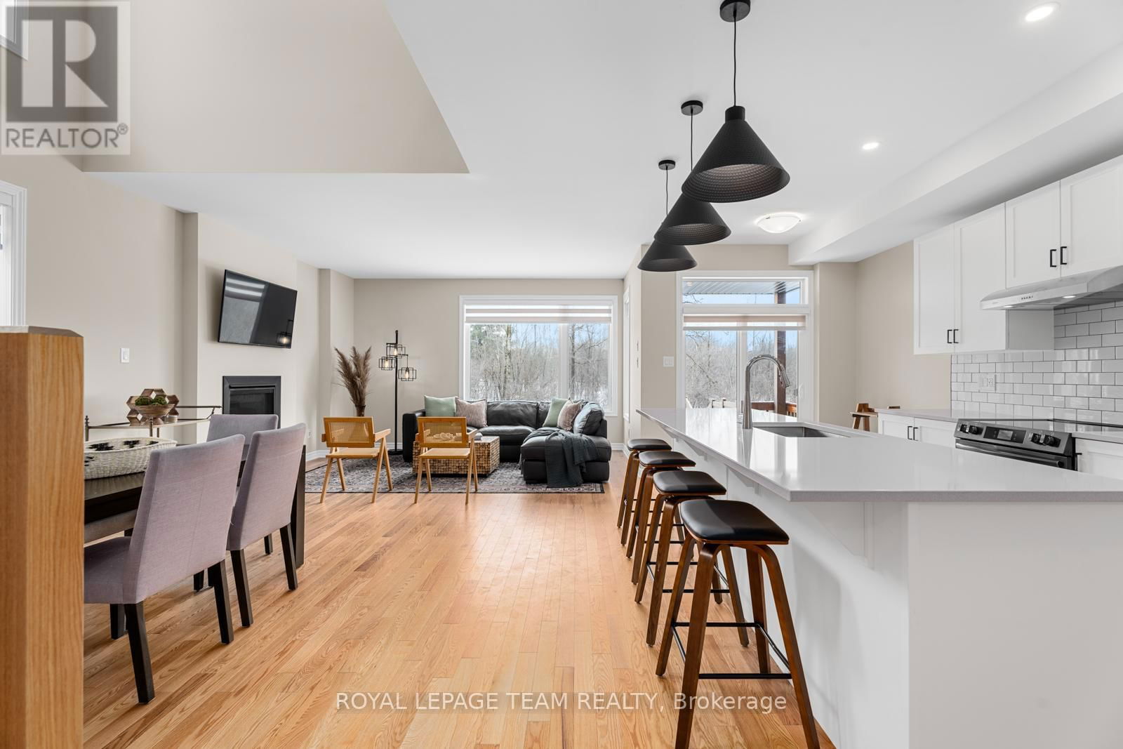569 PAAKANAAK AVENUE Image 4