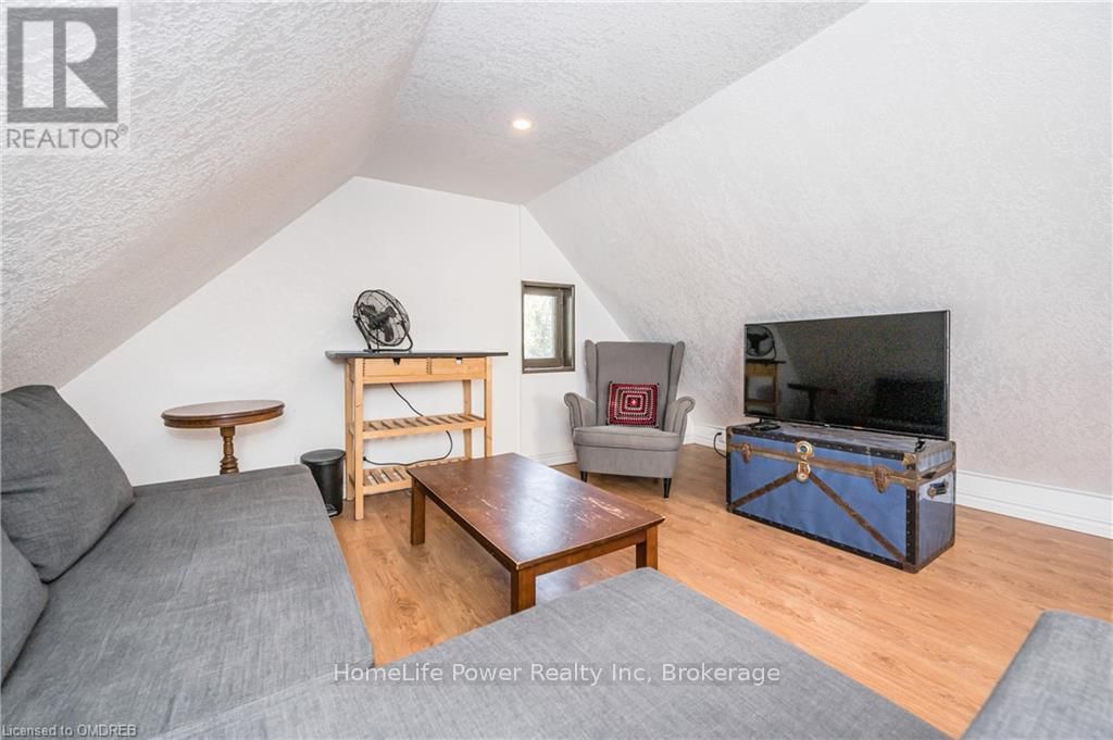 19 WILTON PLACE Image 10