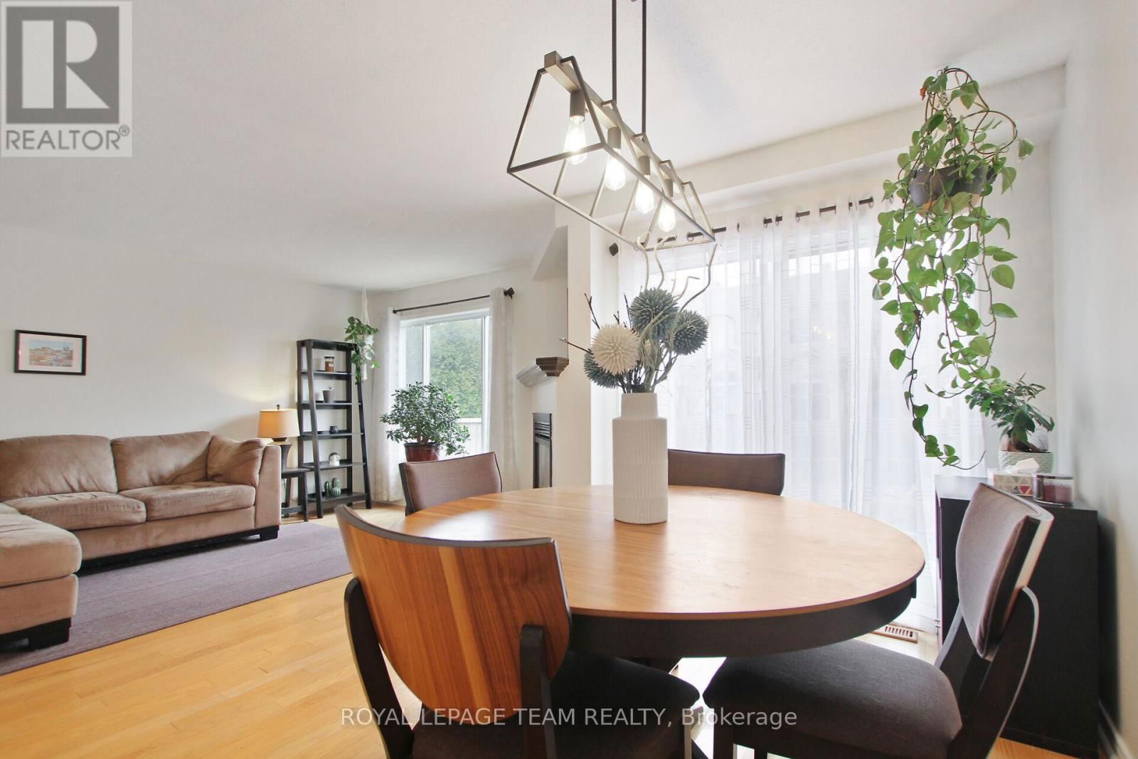 2091 HIBOUX STREET EAST Image 10