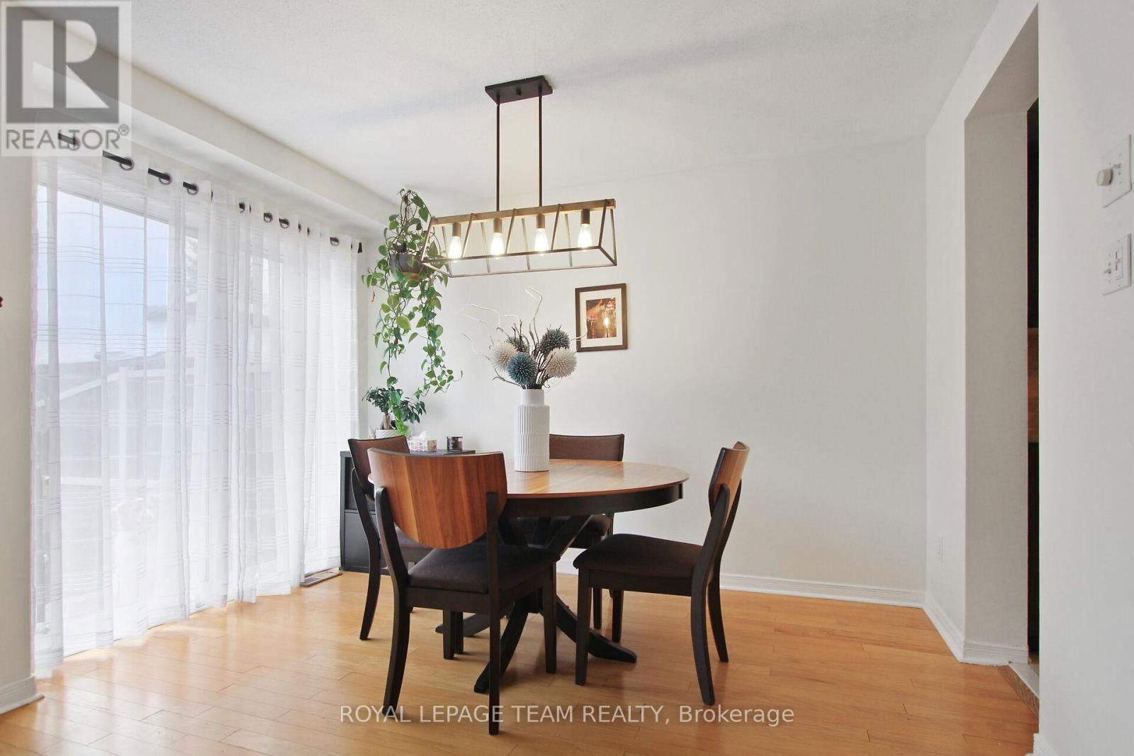 2091 HIBOUX STREET EAST Image 11