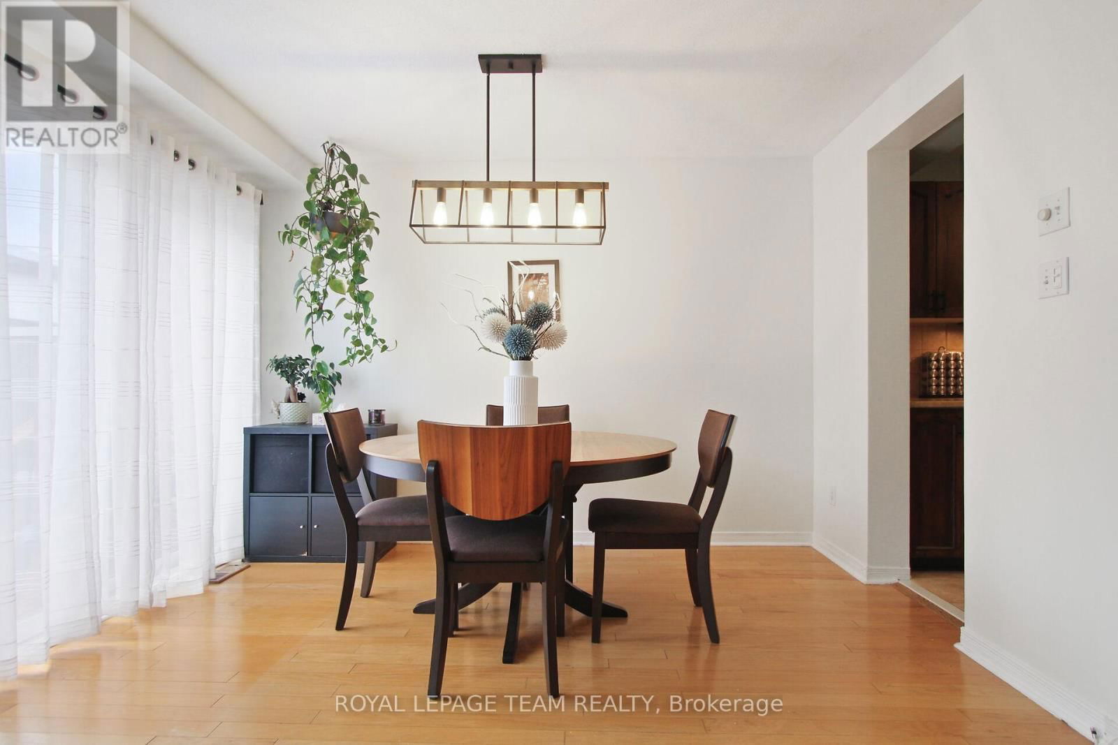 2091 HIBOUX STREET EAST Image 12