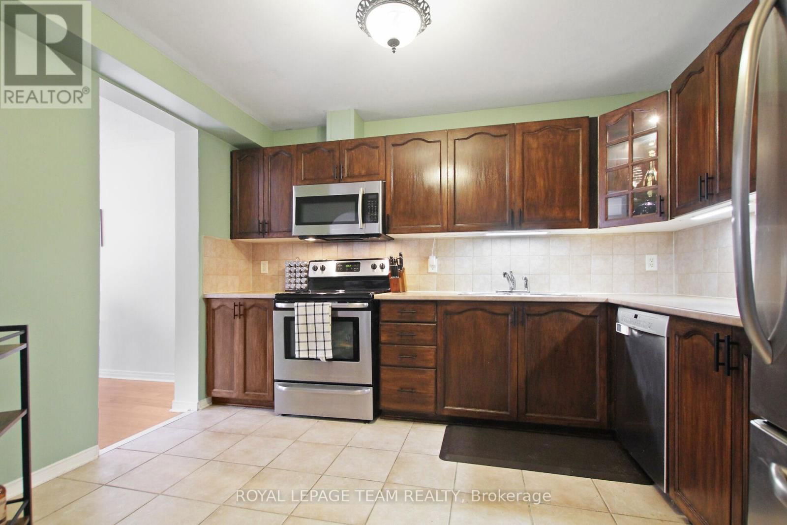 2091 HIBOUX STREET EAST Image 14
