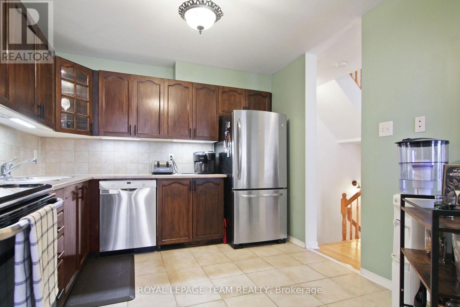 2091 HIBOUX STREET EAST Image 16