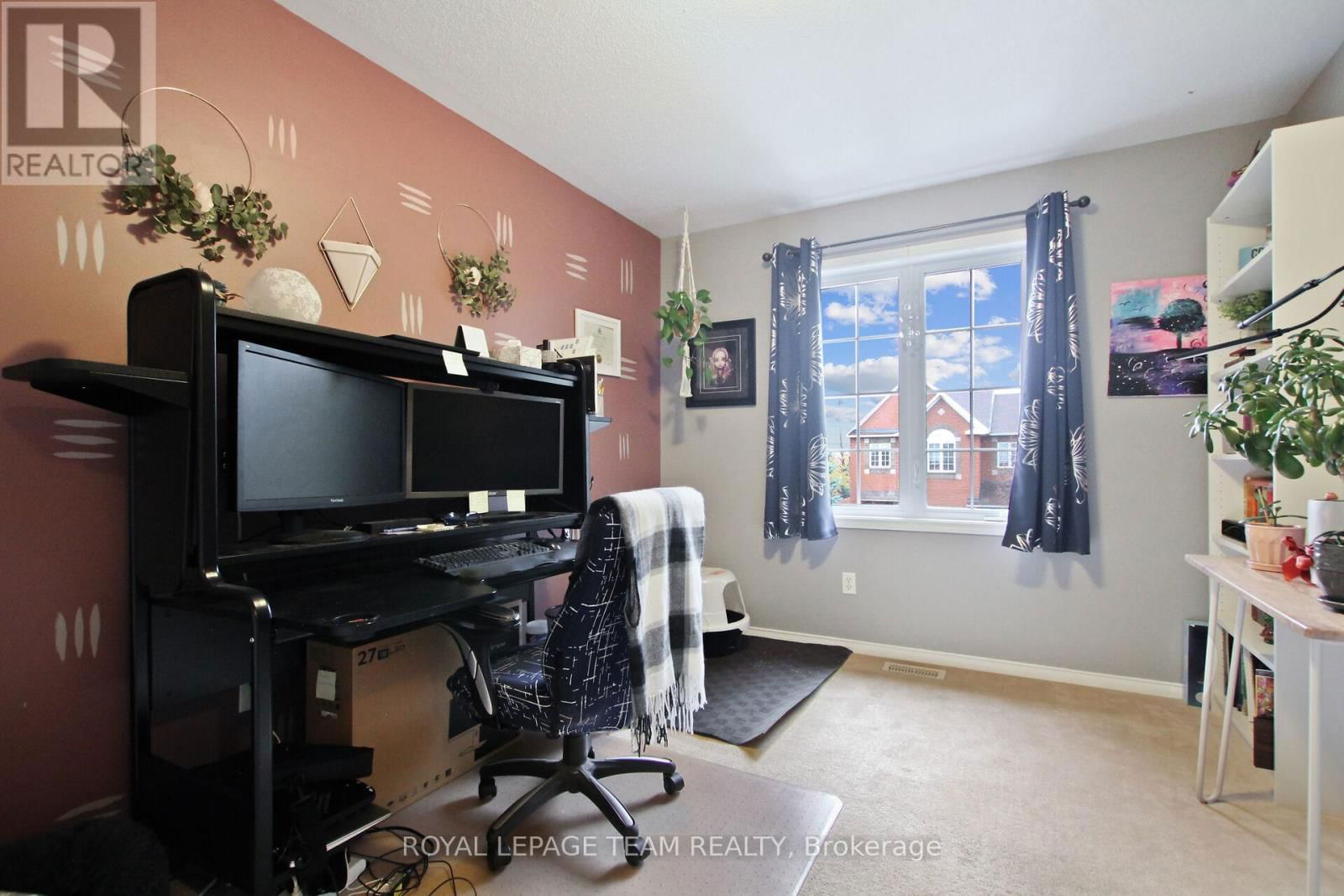 2091 HIBOUX STREET EAST Image 24