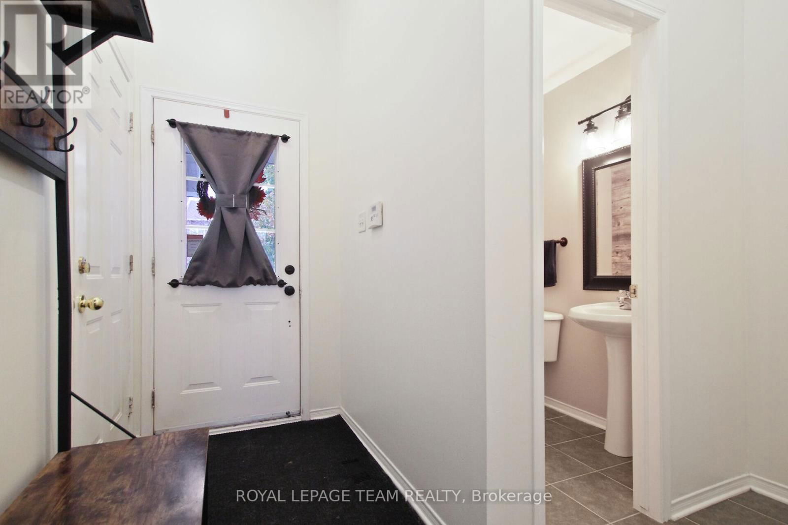2091 HIBOUX STREET EAST Image 3