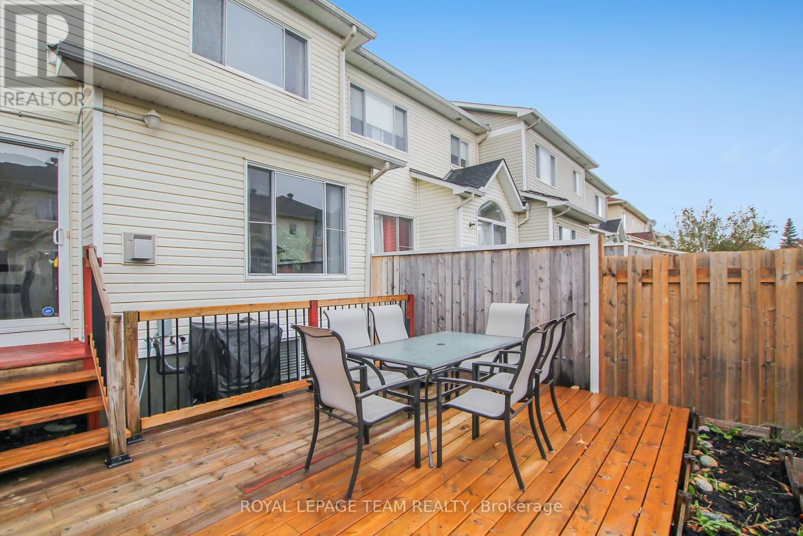2091 HIBOUX STREET EAST Image 32