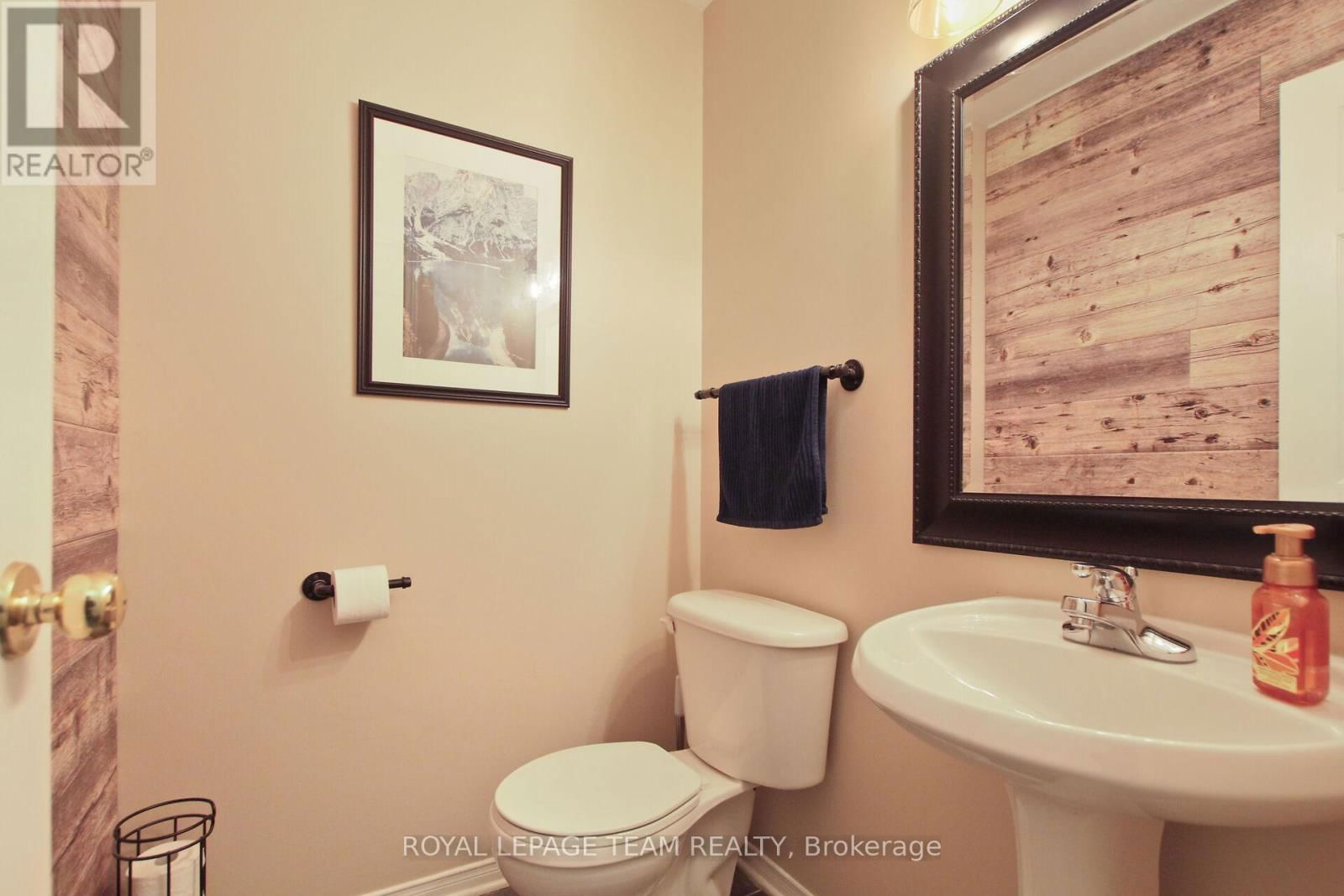 2091 HIBOUX STREET EAST Image 4