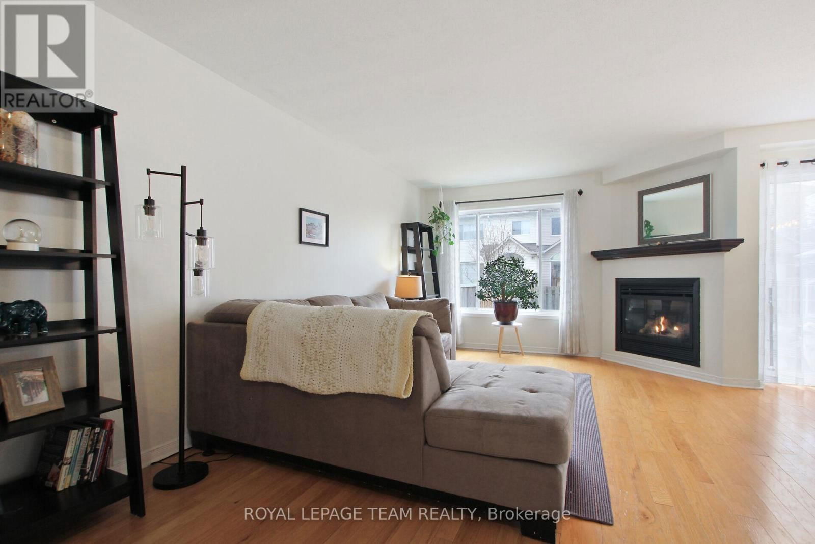 2091 HIBOUX STREET EAST Image 7