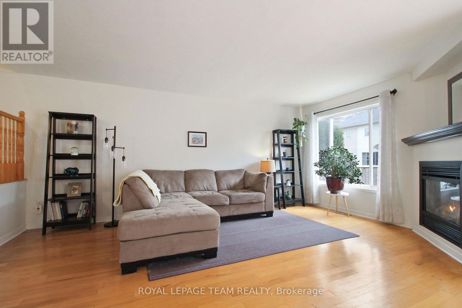 2091 HIBOUX STREET EAST Image 8