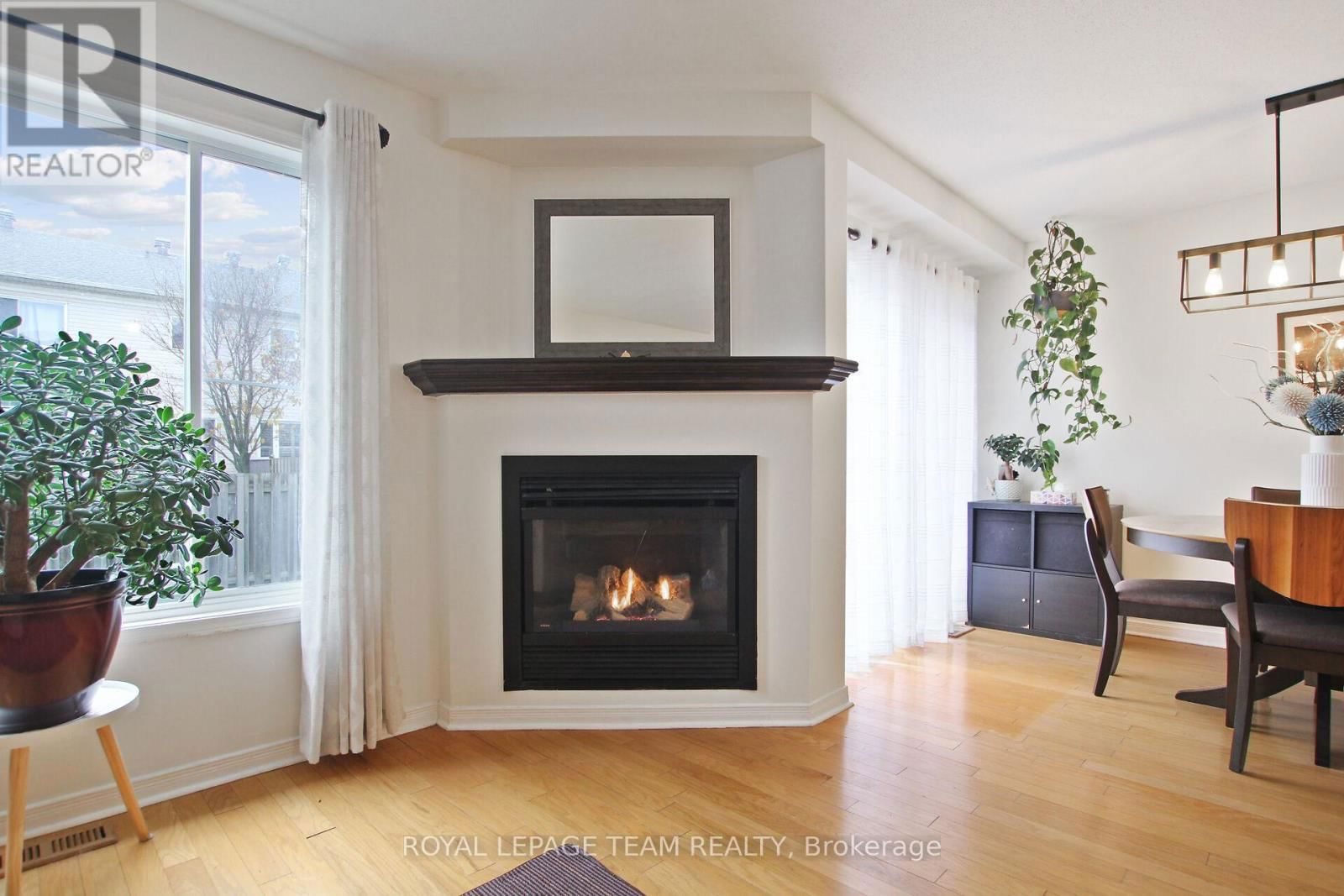 2091 HIBOUX STREET EAST Image 9