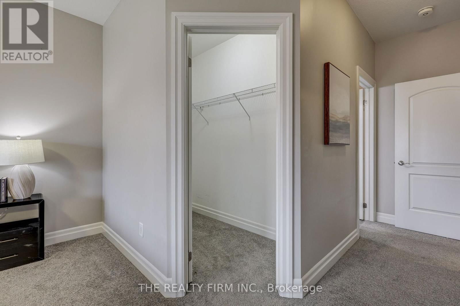 696 BENNETT CRESCENT Image 10