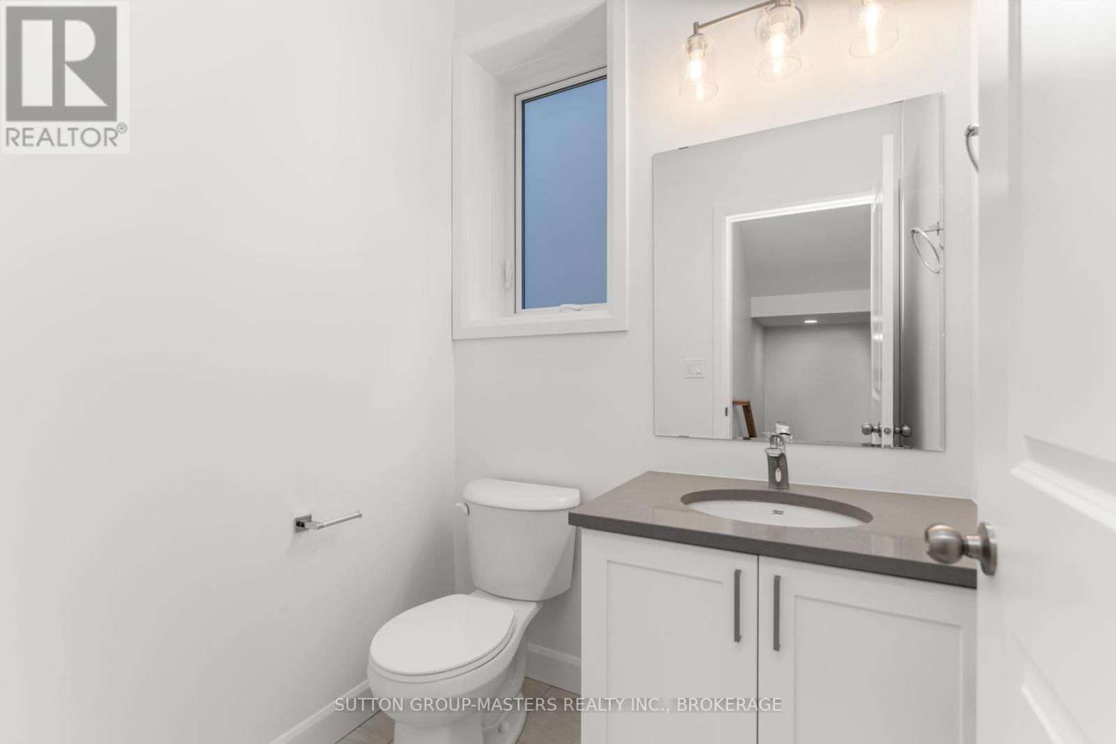 208 SUPERIOR DRIVE Image 20