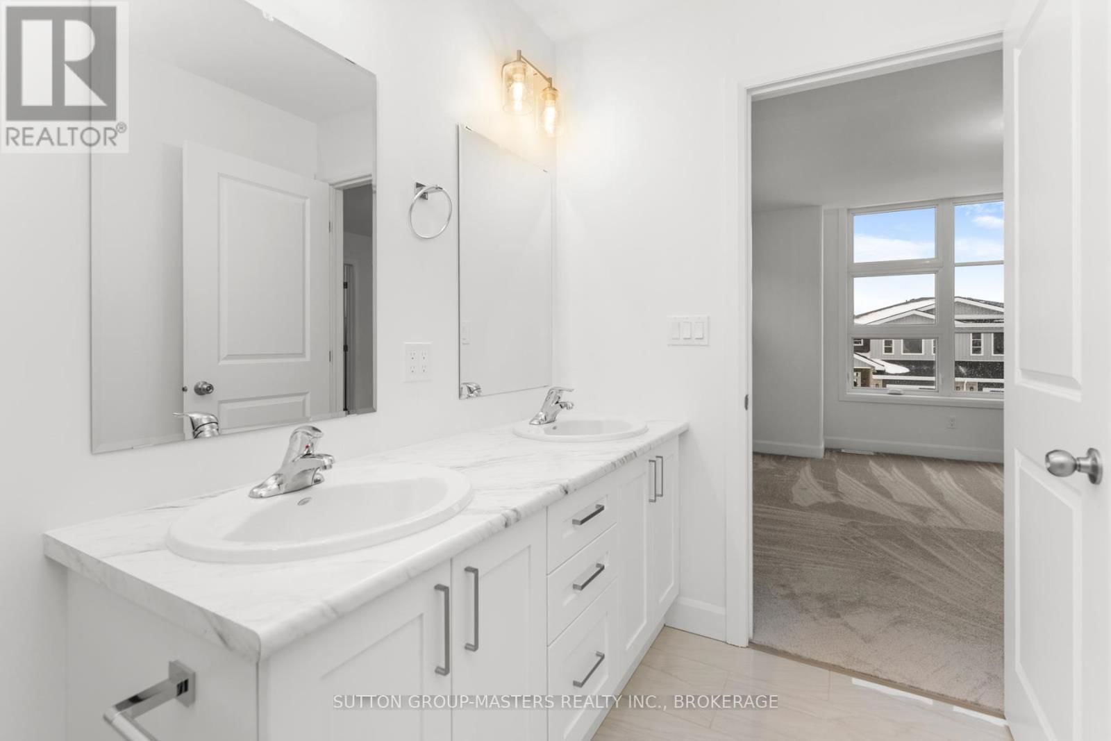 208 SUPERIOR DRIVE Image 28