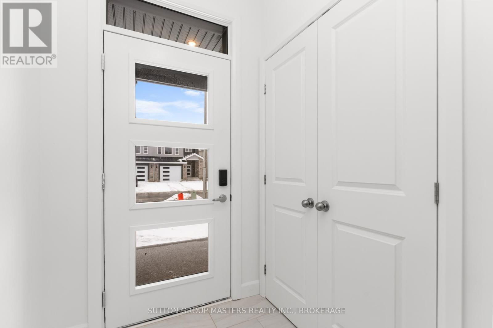 208 SUPERIOR DRIVE Image 3