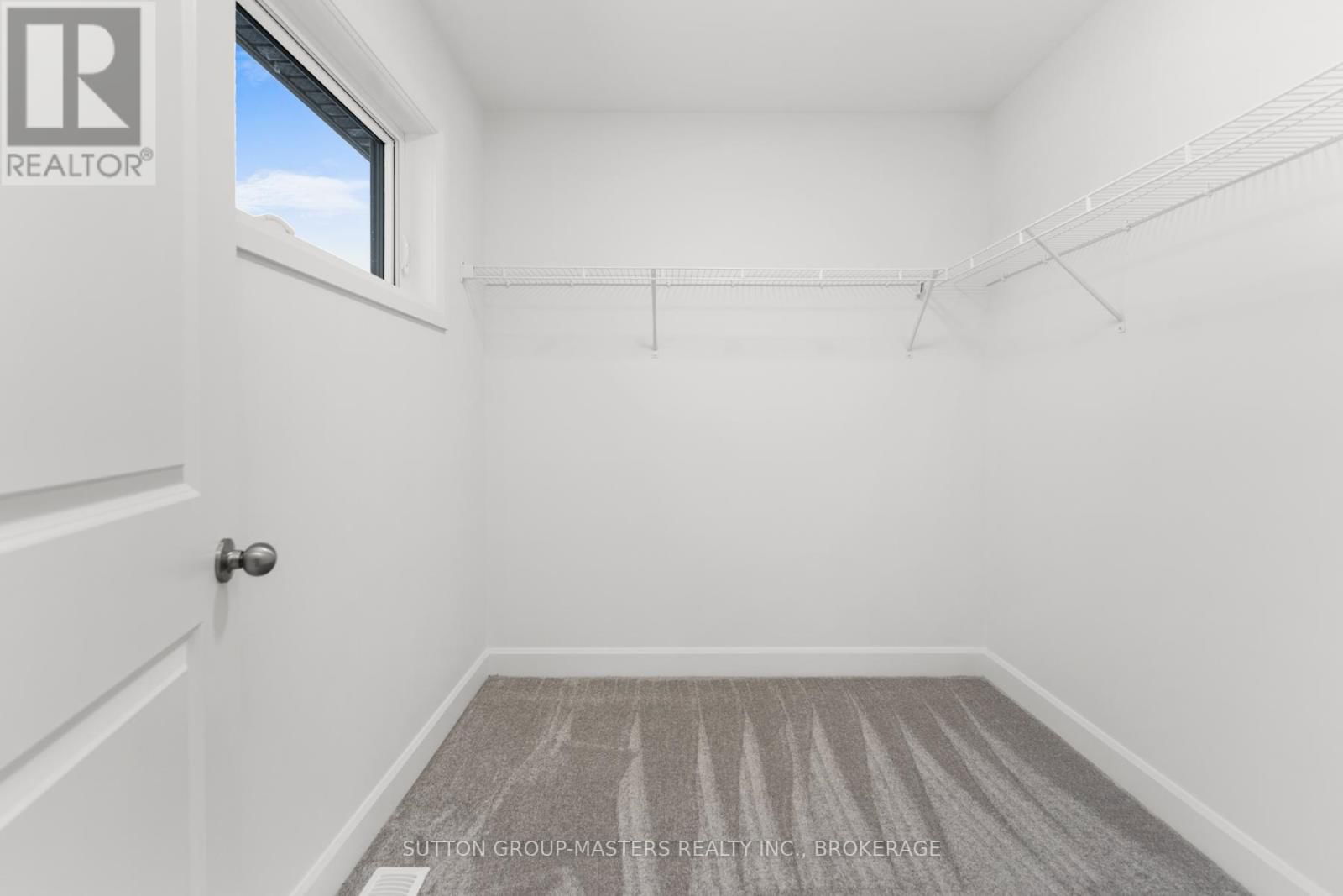 208 SUPERIOR DRIVE Image 31