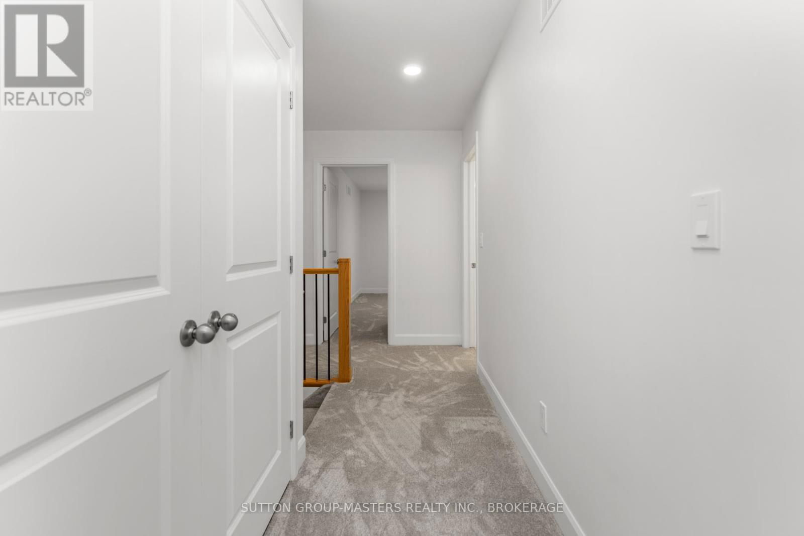 208 SUPERIOR DRIVE Image 32