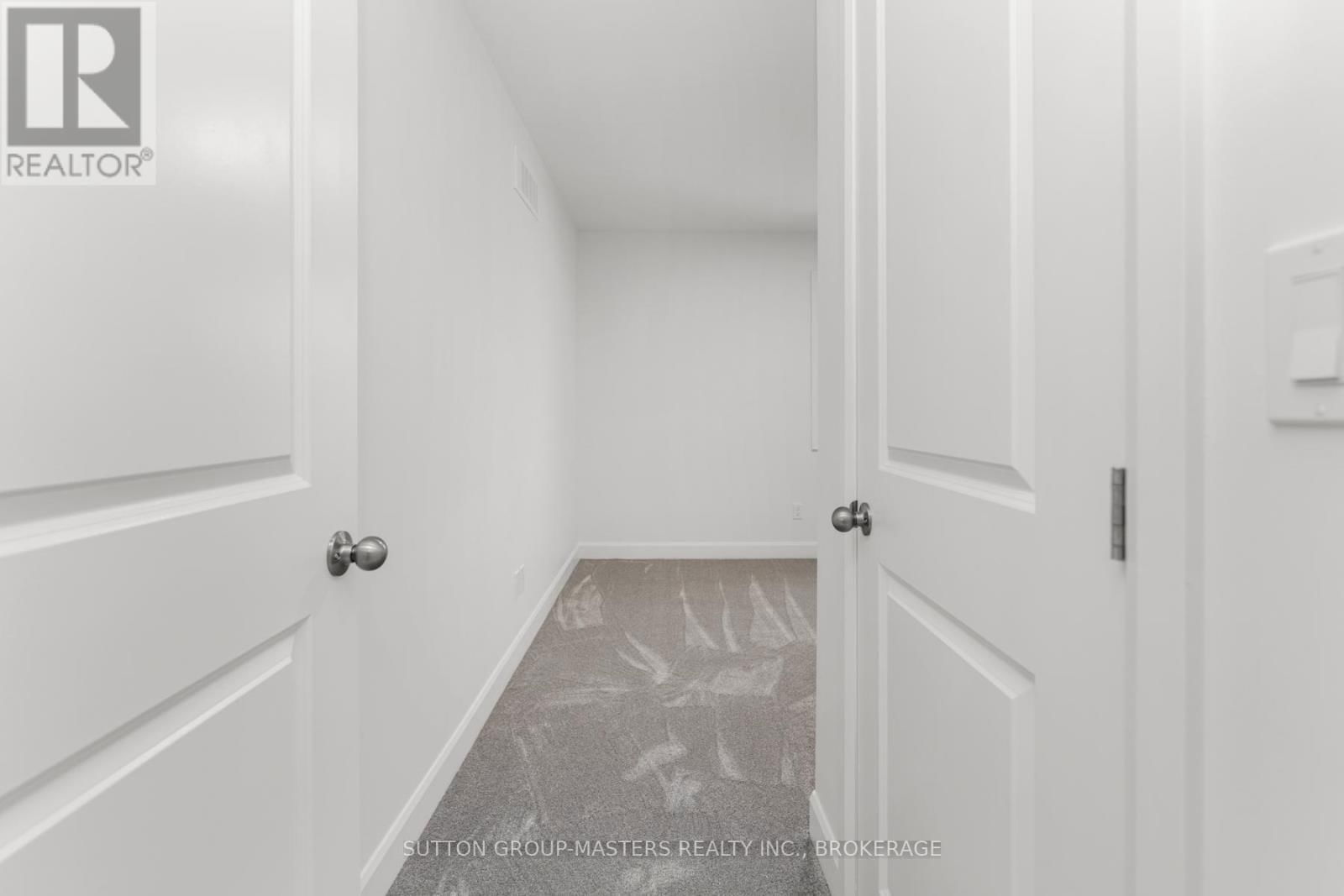 208 SUPERIOR DRIVE Image 33
