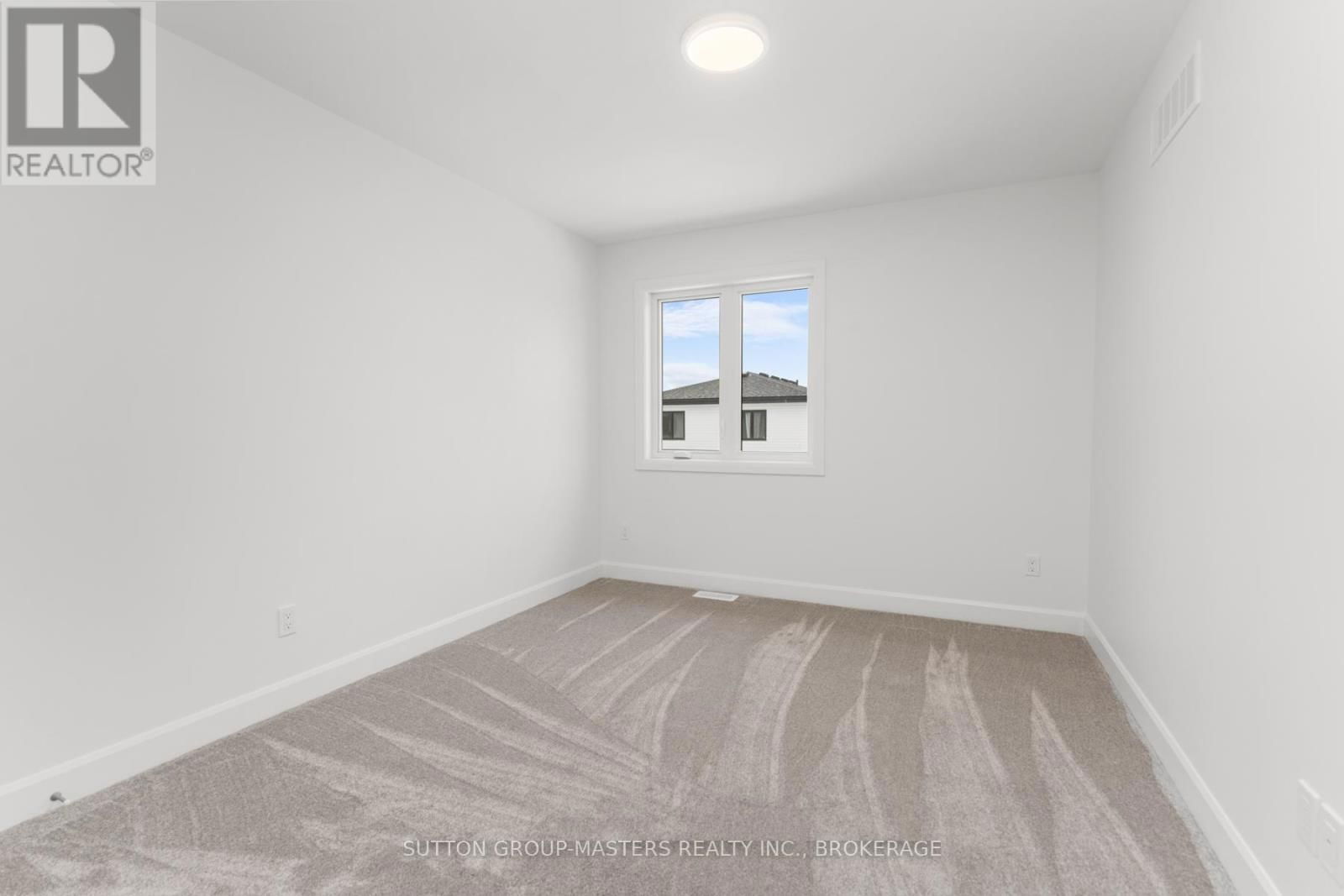 208 SUPERIOR DRIVE Image 37