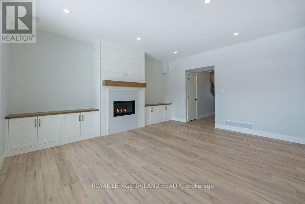 278 MARSH LINE Image 10