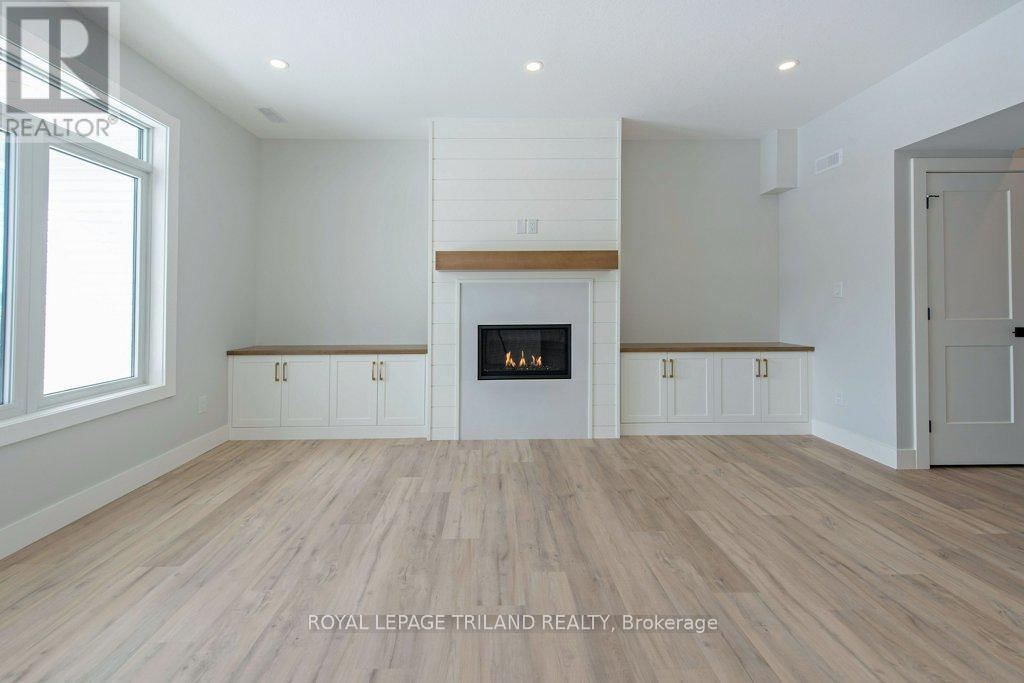 278 MARSH LINE Image 12