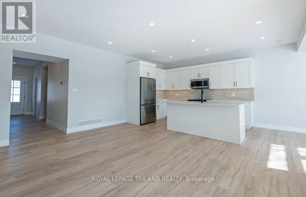 278 MARSH LINE Image 14
