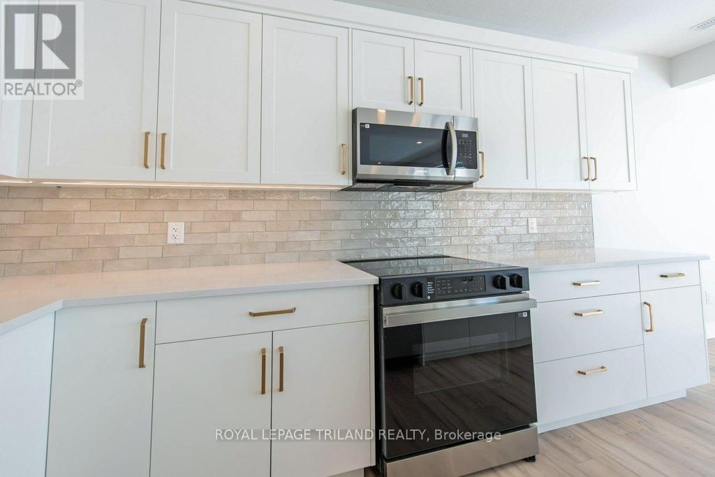 278 MARSH LINE Image 15