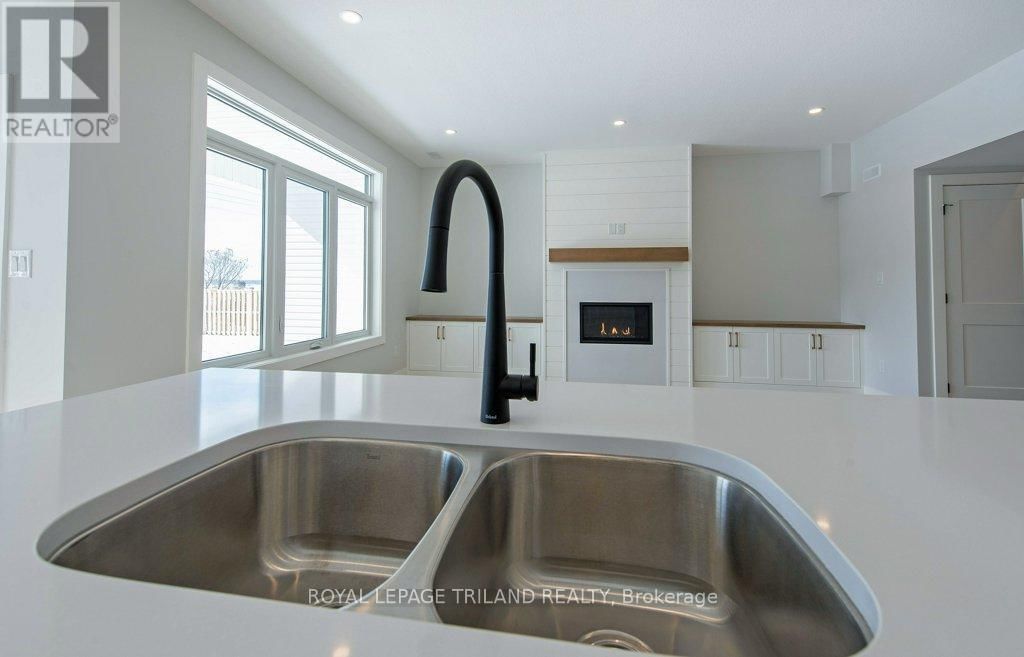 278 MARSH LINE Image 16