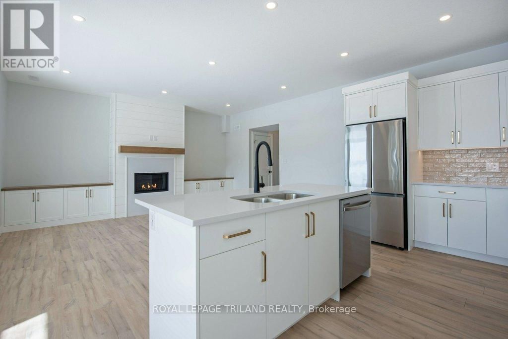278 MARSH LINE Image 18