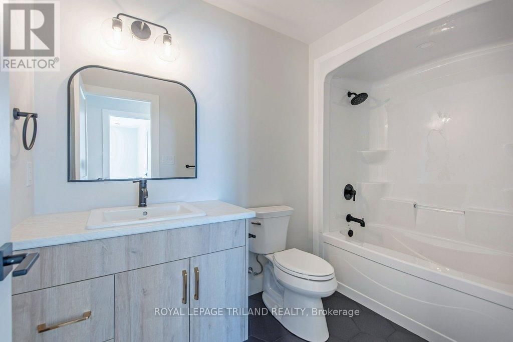 278 MARSH LINE Image 25